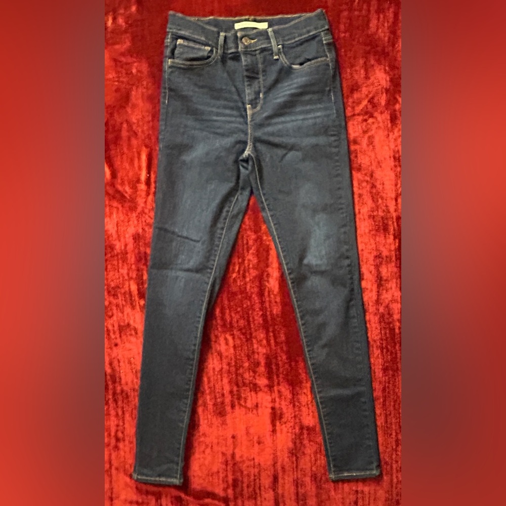 Levi’s 720
High rise super skinny